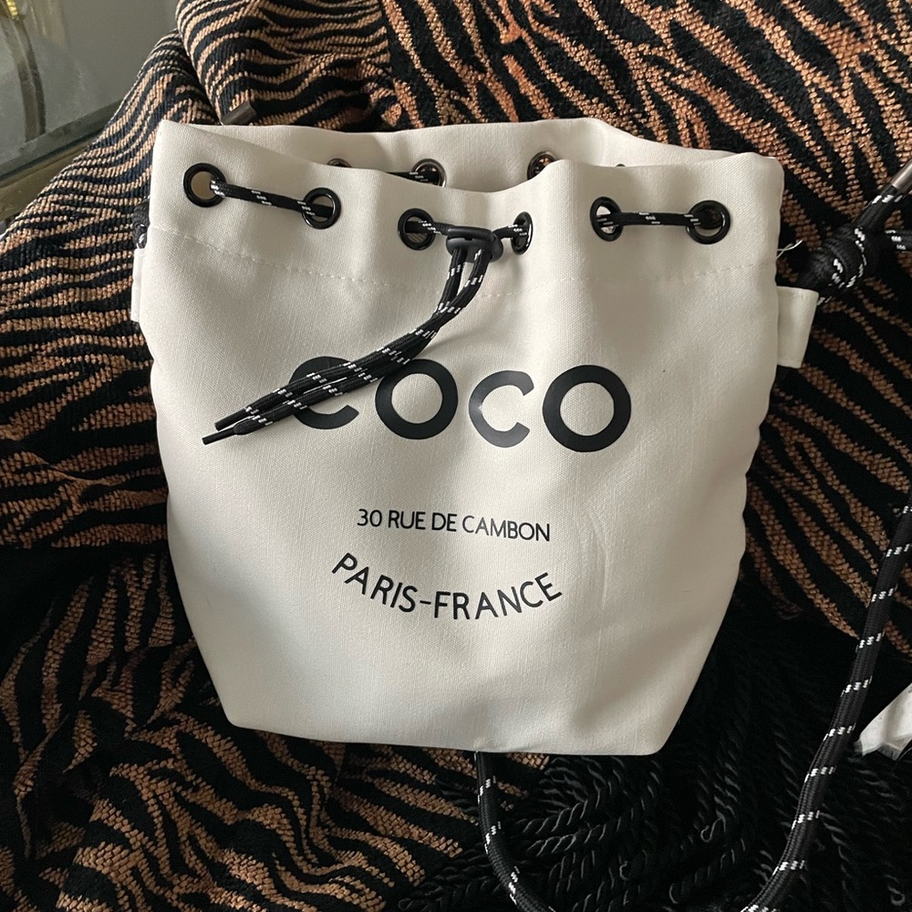 The Mini Bucket Bag - Picture 5 of 9